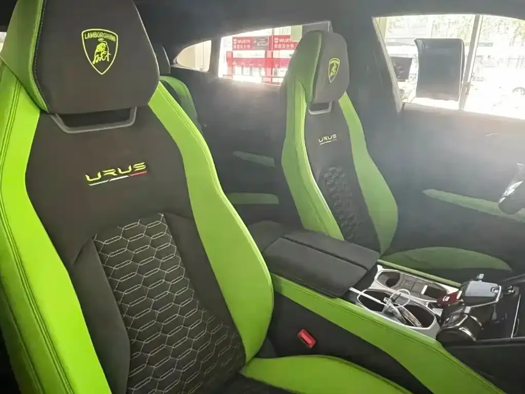 Lamborghini Urus — фото 10