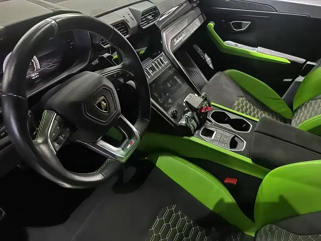 Lamborghini Urus — фото 7