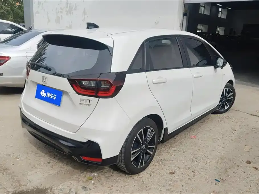 Honda Fit — фото 3