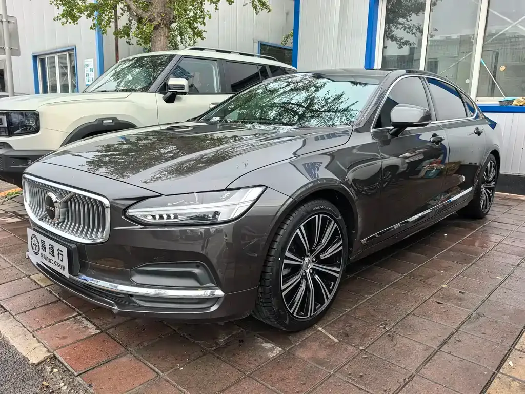 Volvo S90 — фото 1