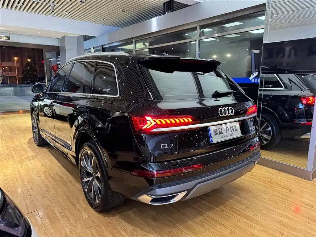 Audi Q7 — фото 4