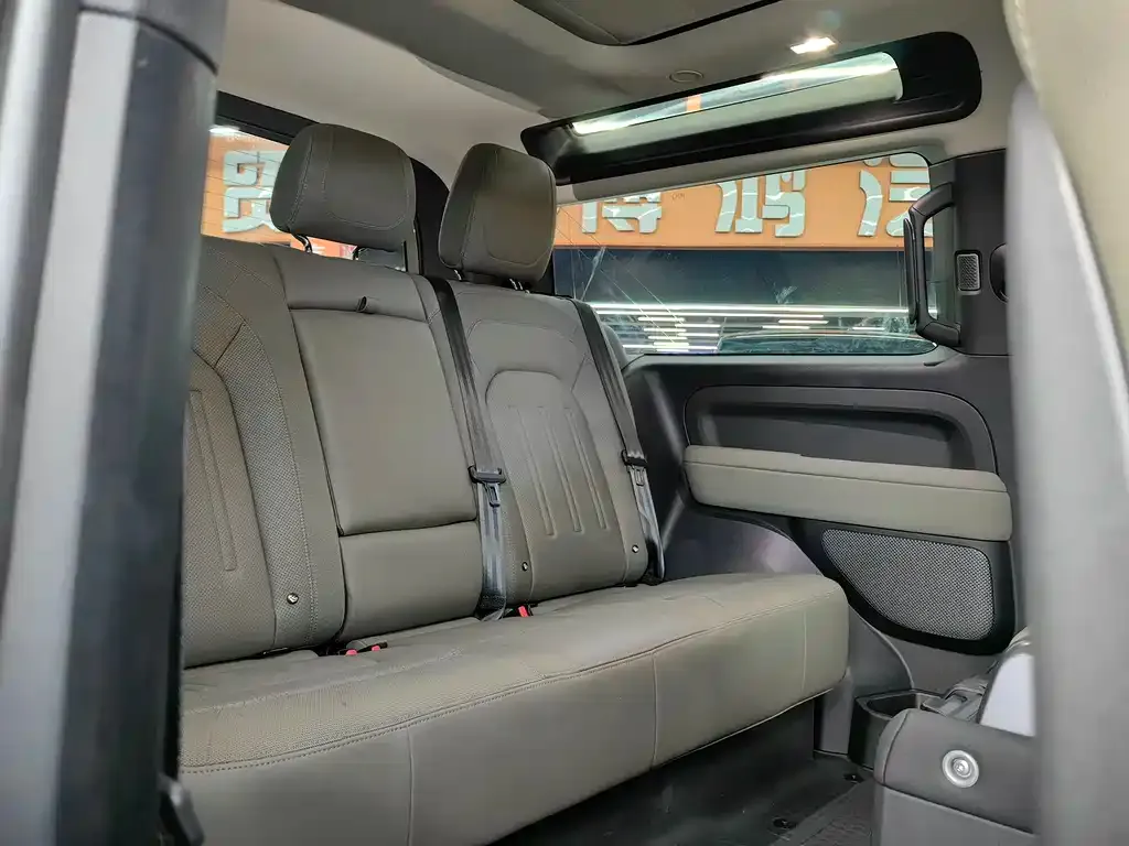 Land Rover Defender — фото 10
