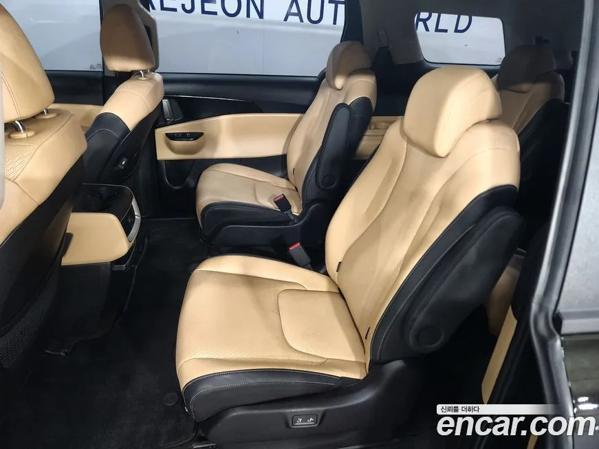 Kia Carnival — фото 10