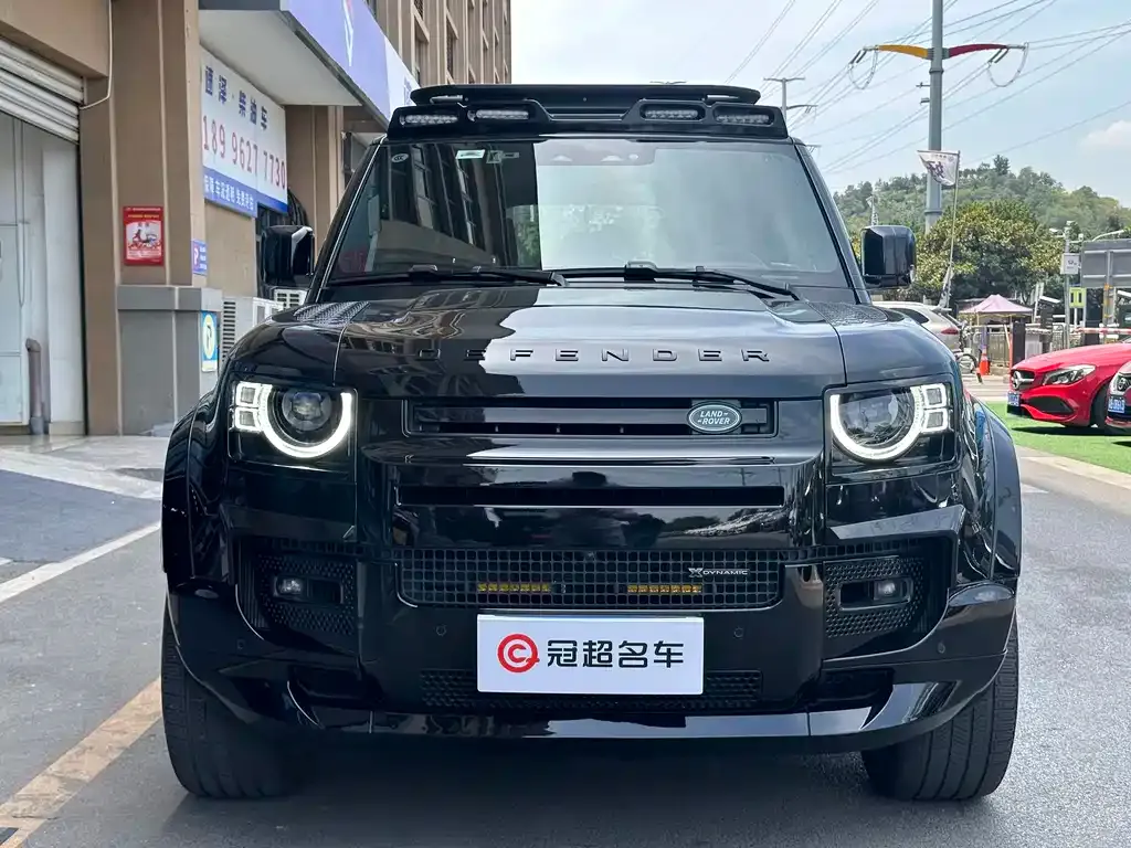 Land Rover Defender — фото 1