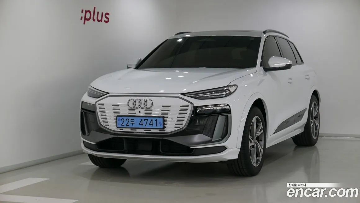 Audi Q6 e-tron — фото 1