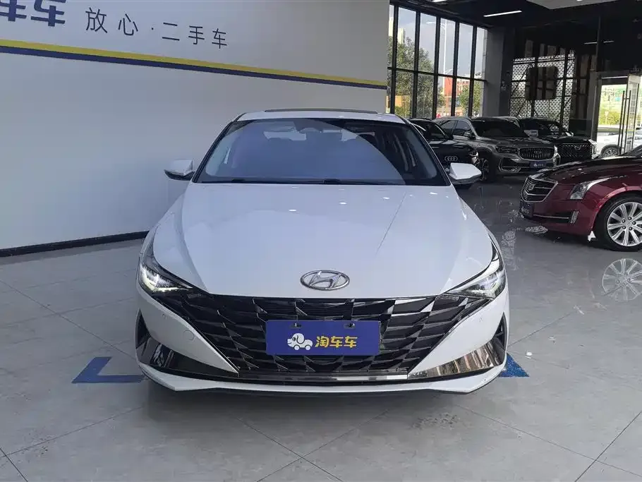 Hyundai Elantra — фото 2