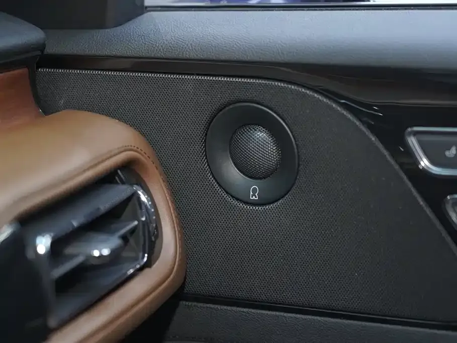 Lincoln Aviator — фото 10