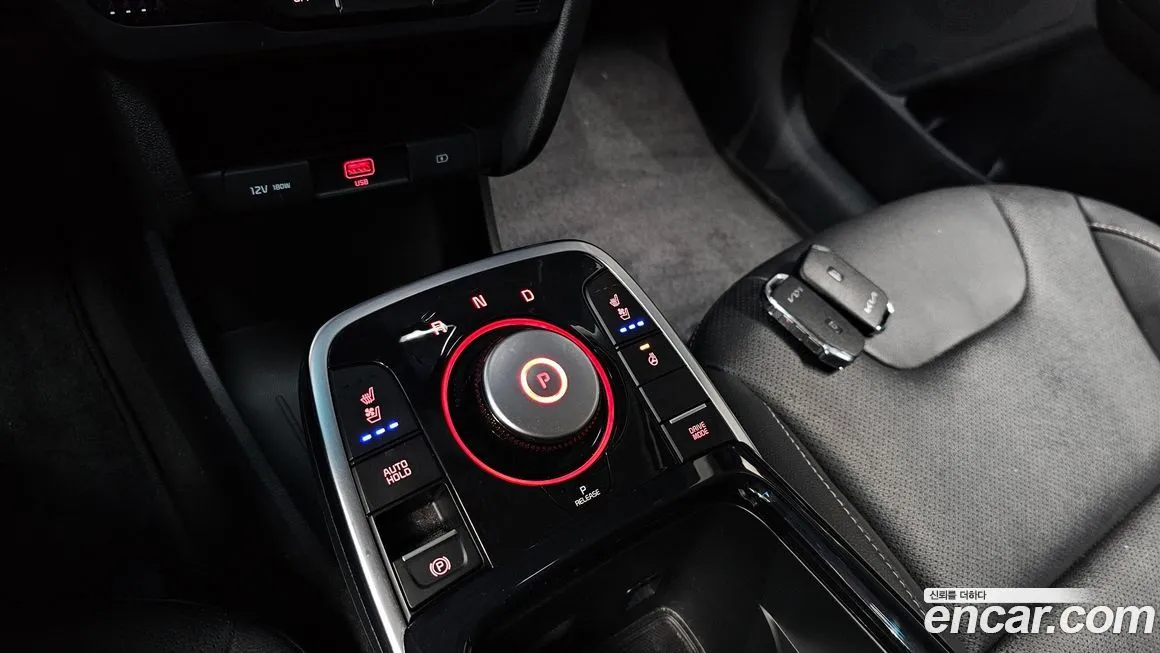 Kia Niro — фото 9