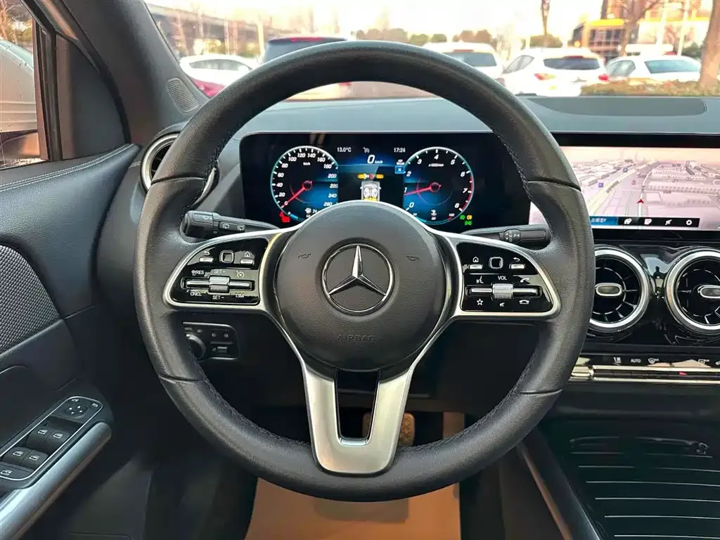 Mercedes-Benz GLA — фото 5
