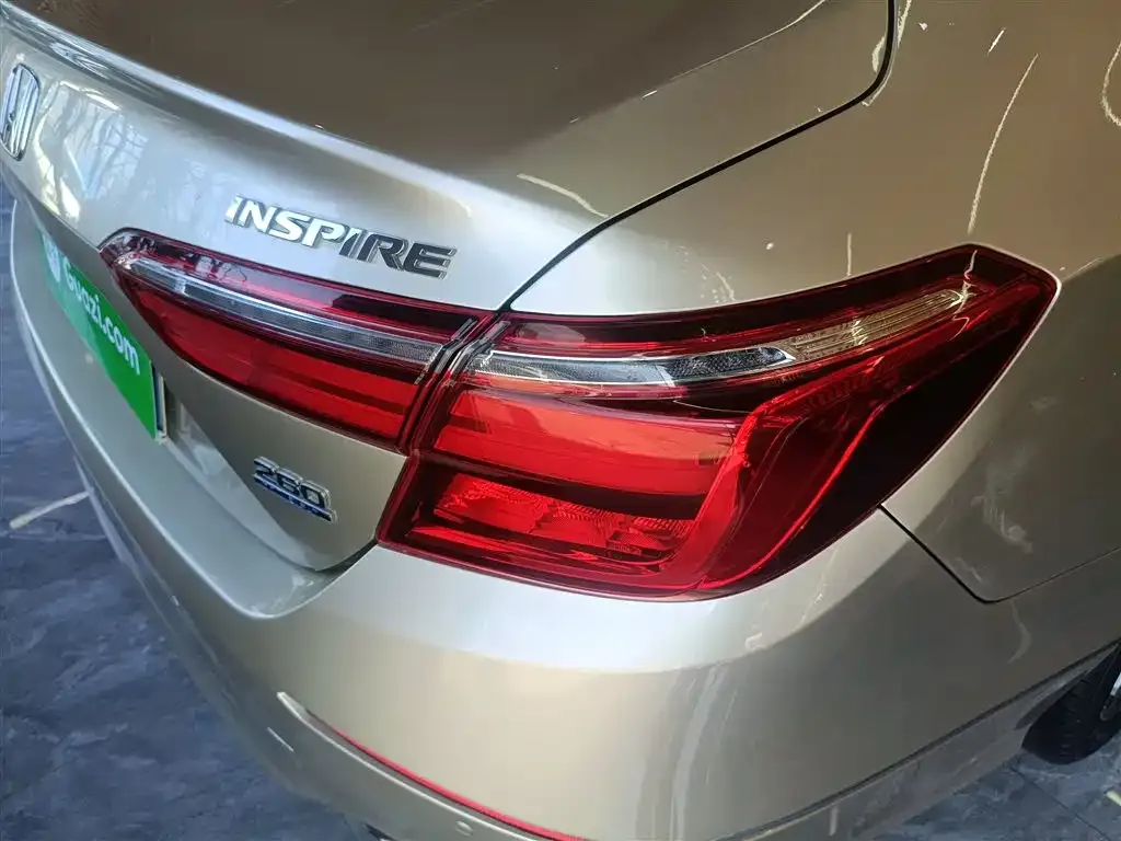 Honda Inspire — фото 8