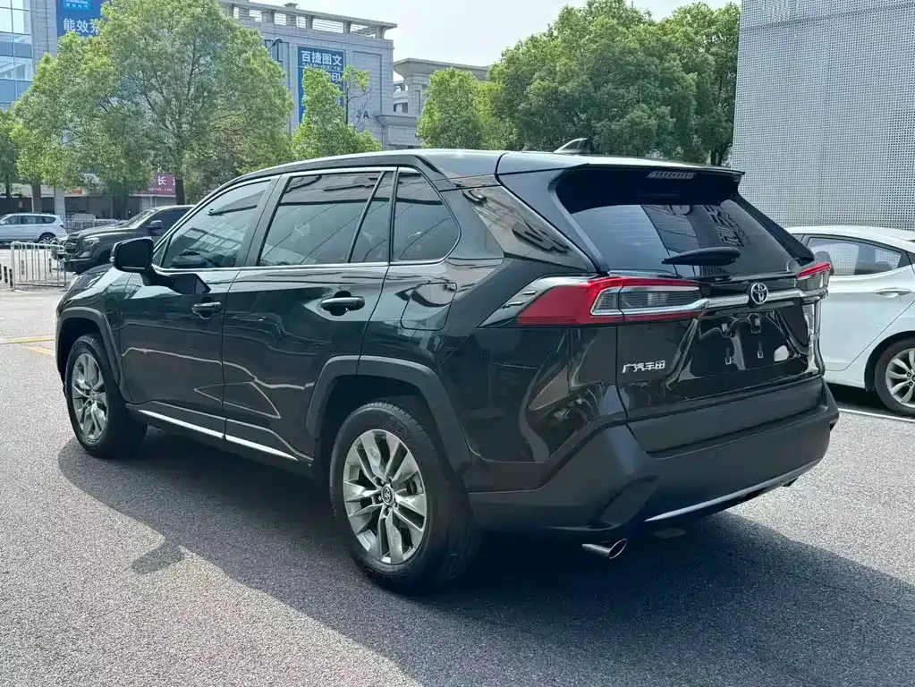 Toyota Wildlander — фото 10