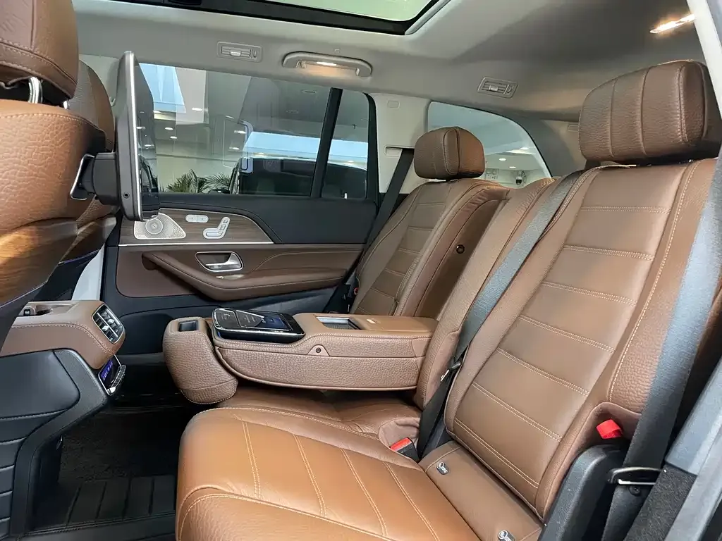 Mercedes-Benz GLS — фото 10