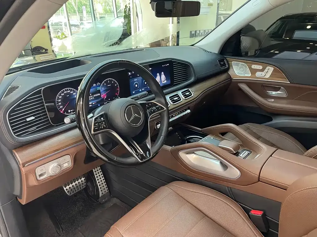 Mercedes-Benz GLS — фото 4