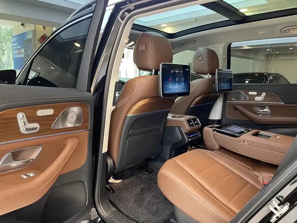 Mercedes-Benz GLS — фото 9