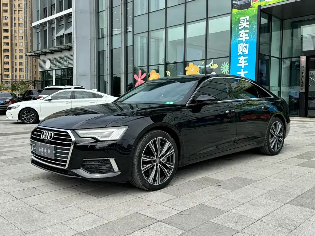 Audi A6L — фото 1