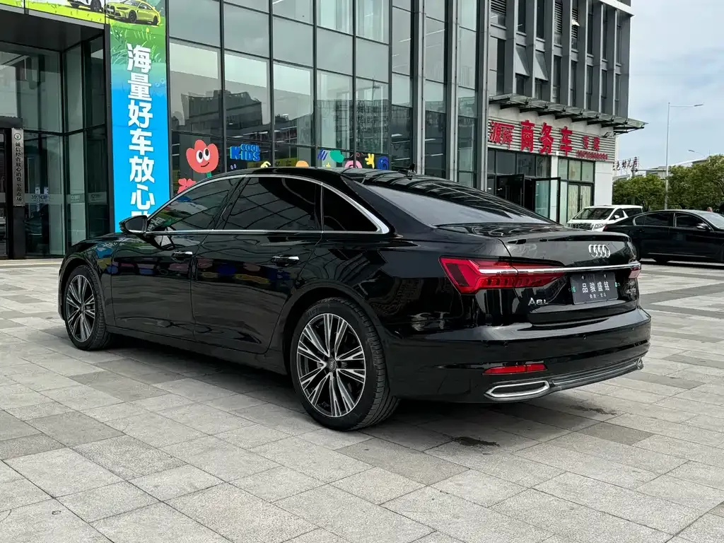 Audi A6L — фото 5