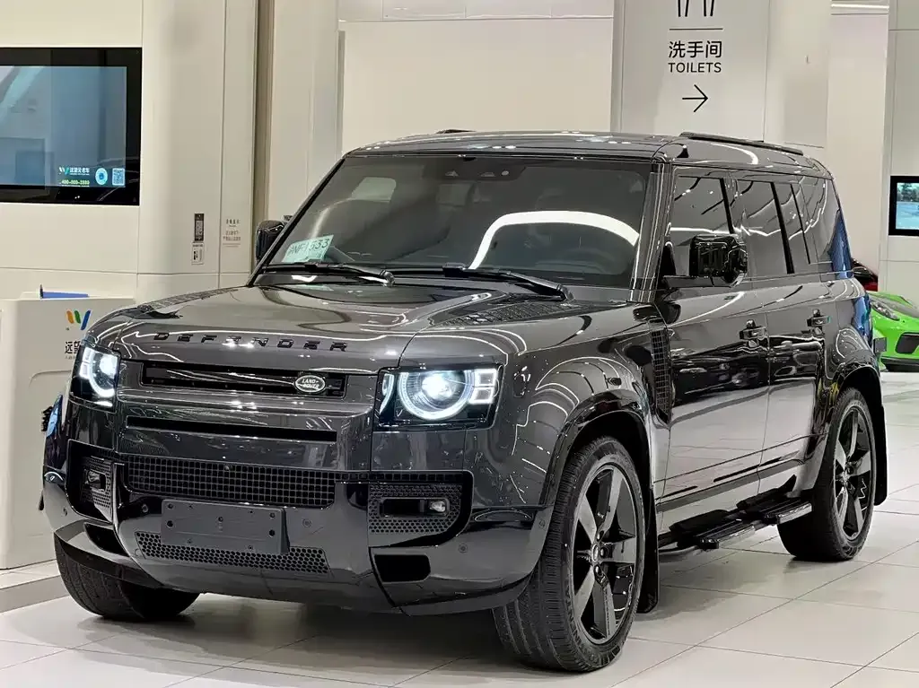 Land Rover Defender — фото 1