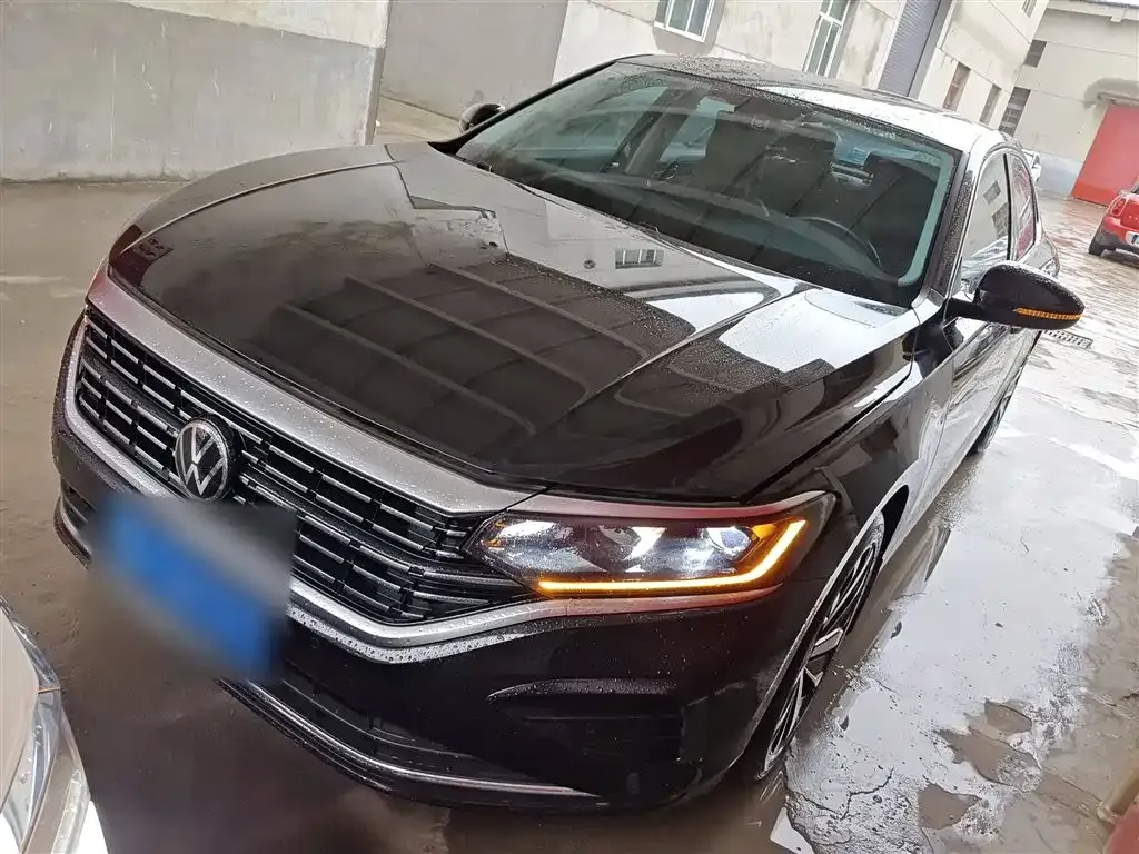 Volkswagen Passat — фото 1