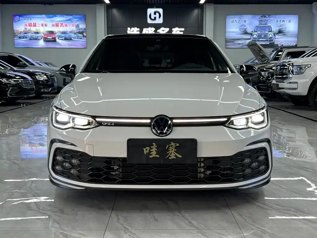 Volkswagen Golf GTI — фото 1