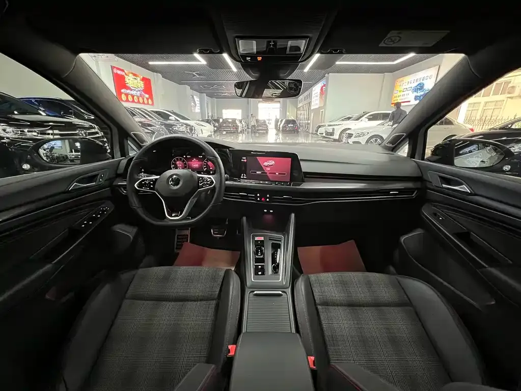 Volkswagen Golf GTI — фото 10