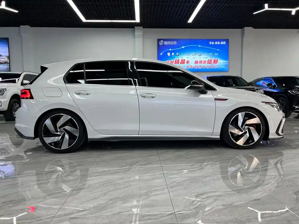 Volkswagen Golf GTI — фото 3