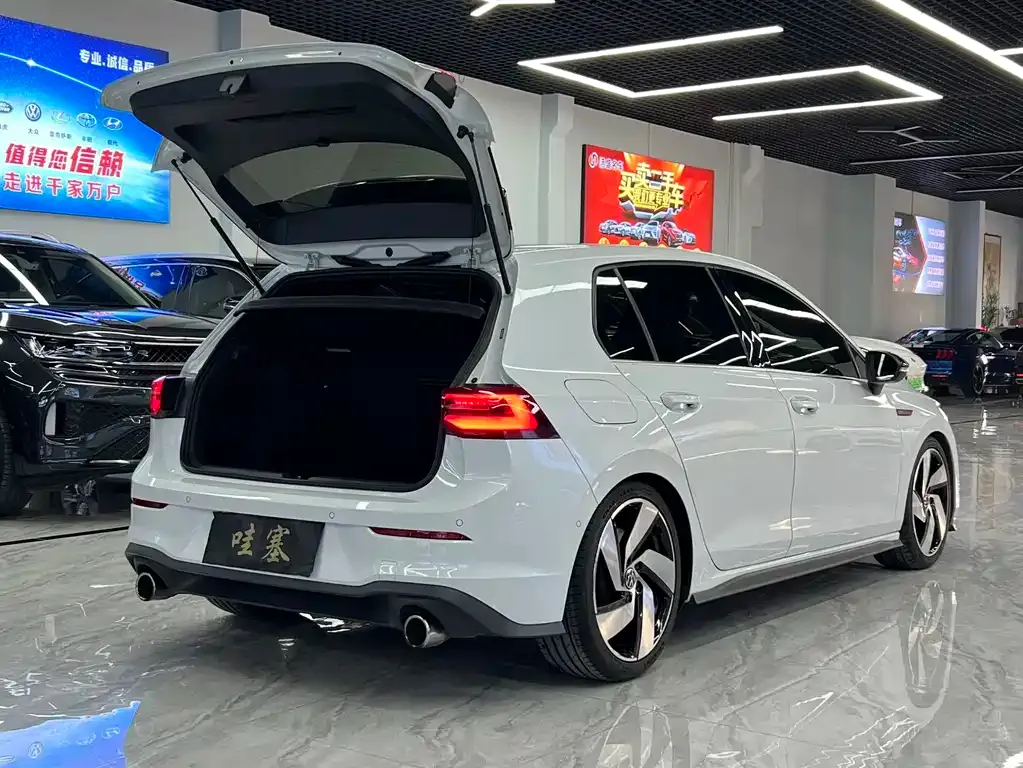 Volkswagen Golf GTI — фото 5