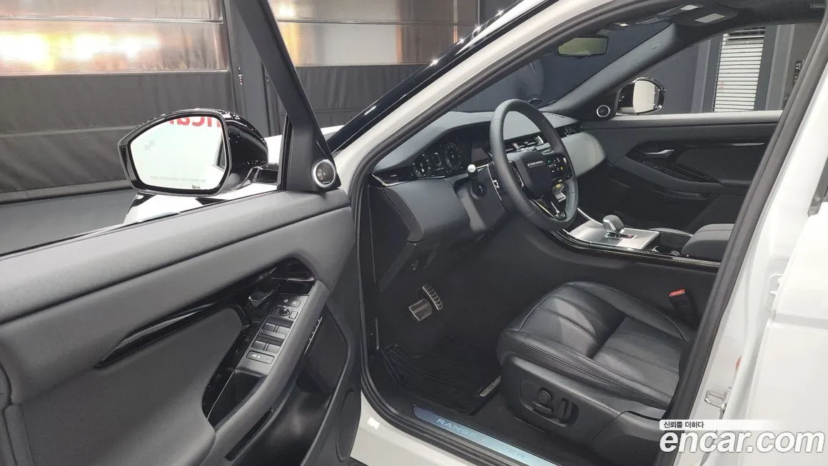 Land Rover Range Rover Evoque — фото 10