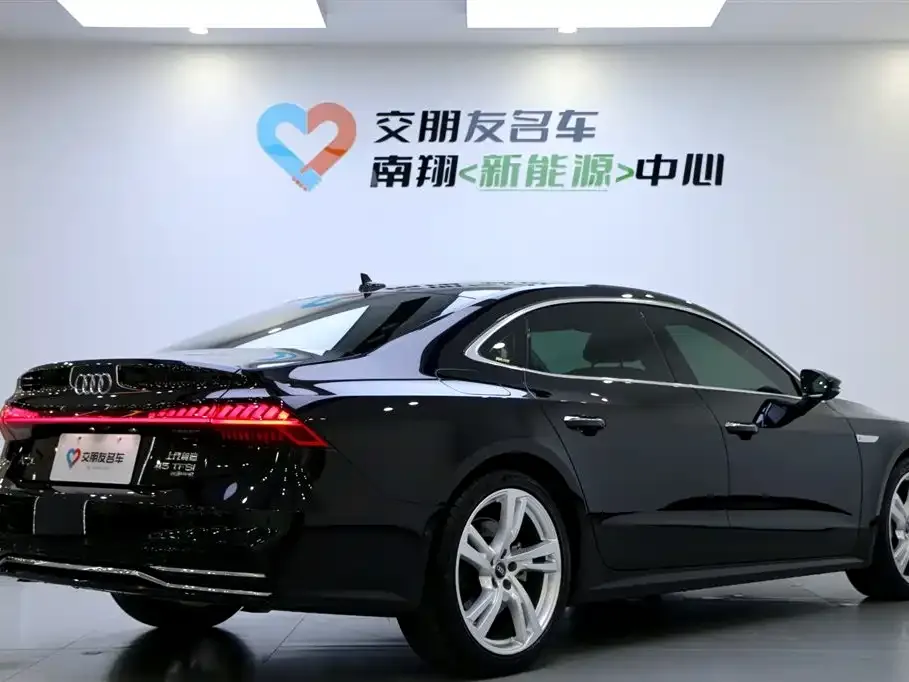 Audi A7L — фото 6