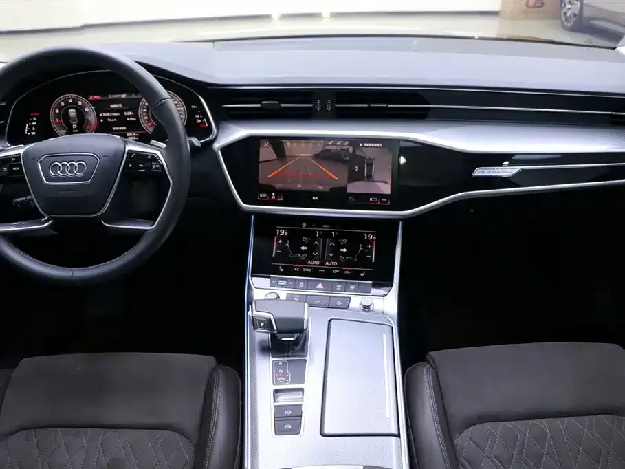 Audi A7L — фото 7