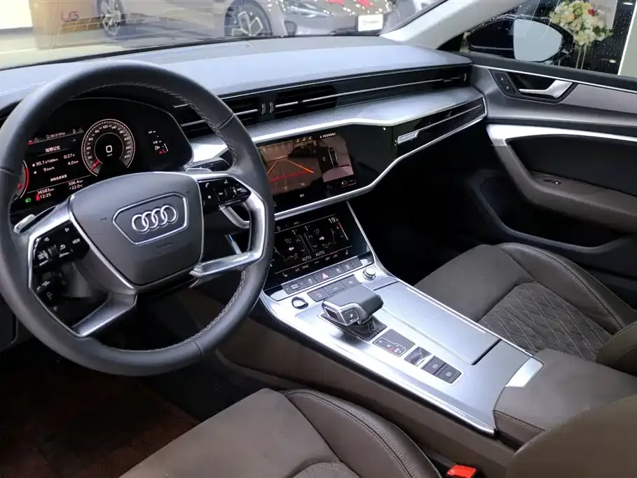 Audi A7L — фото 8
