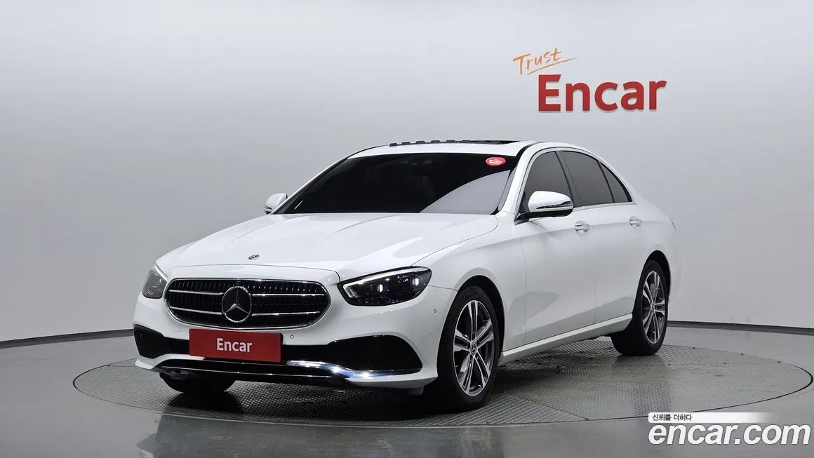 Mercedes-Benz E-Class — фото 1