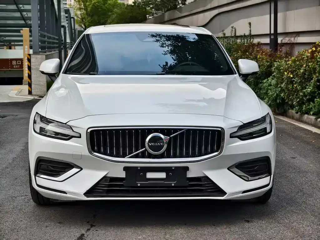 Volvo S60 — фото 3