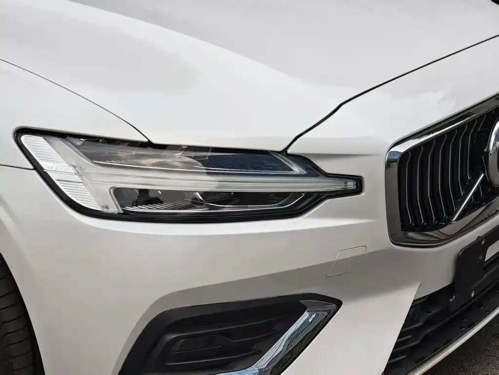 Volvo S60 — фото 9