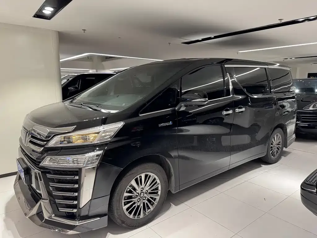 Toyota Vellfire — фото 3