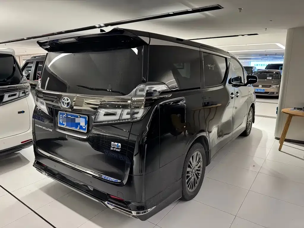 Toyota Vellfire — фото 9