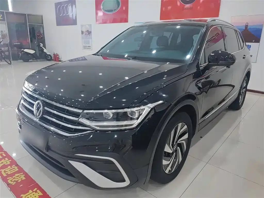Volkswagen Tiguan L — фото 2