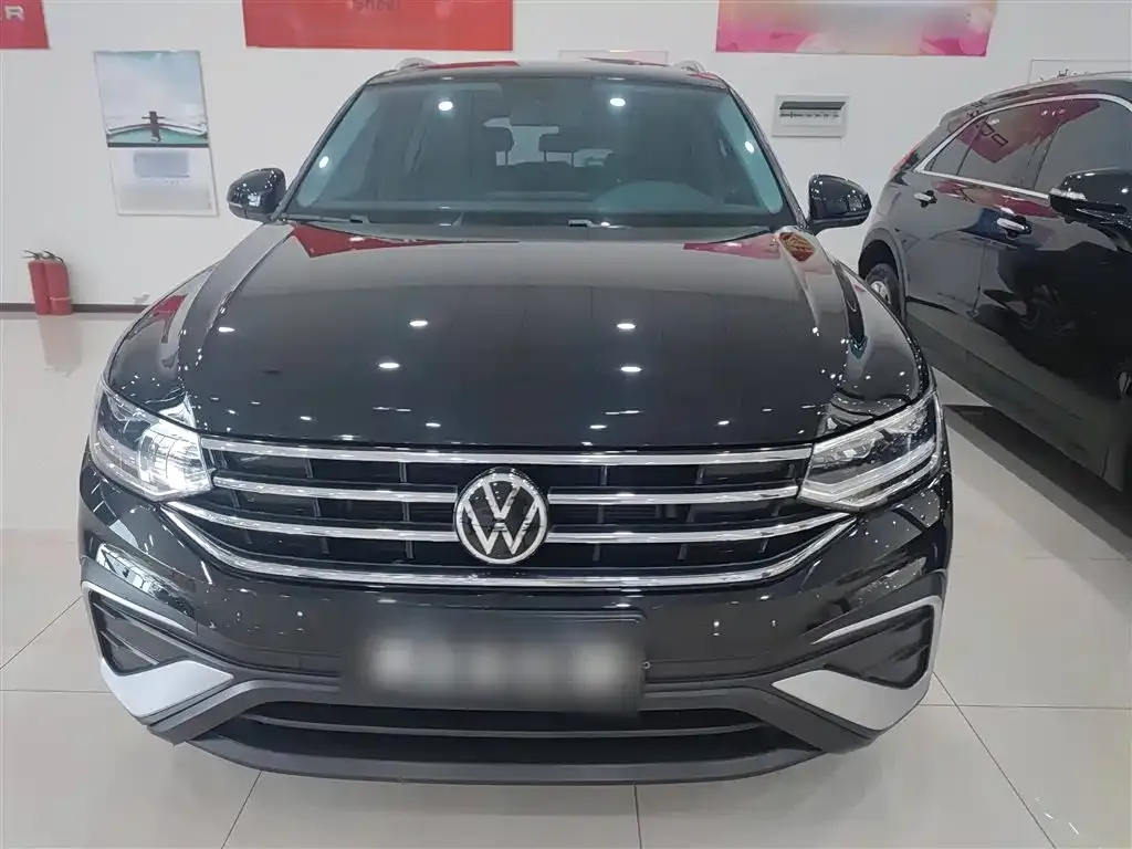 Volkswagen Tiguan L — фото 8