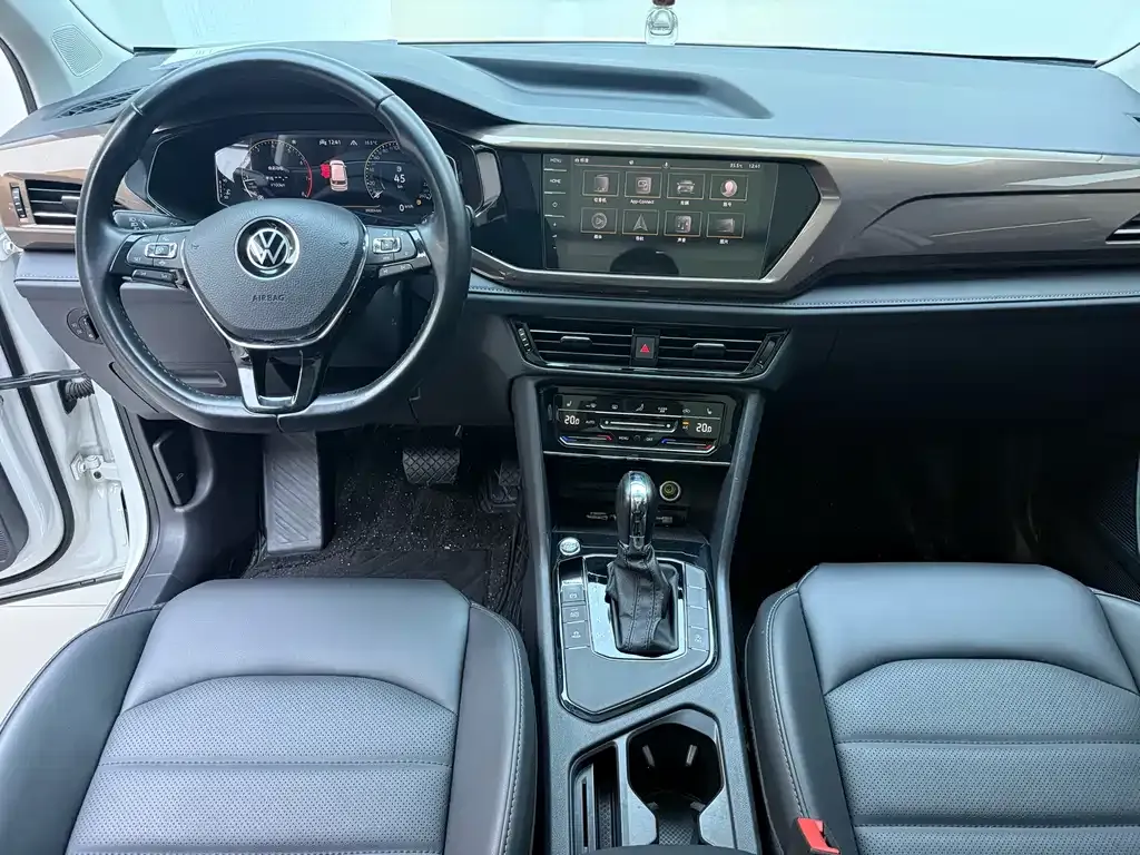 Volkswagen Tharu — фото 10