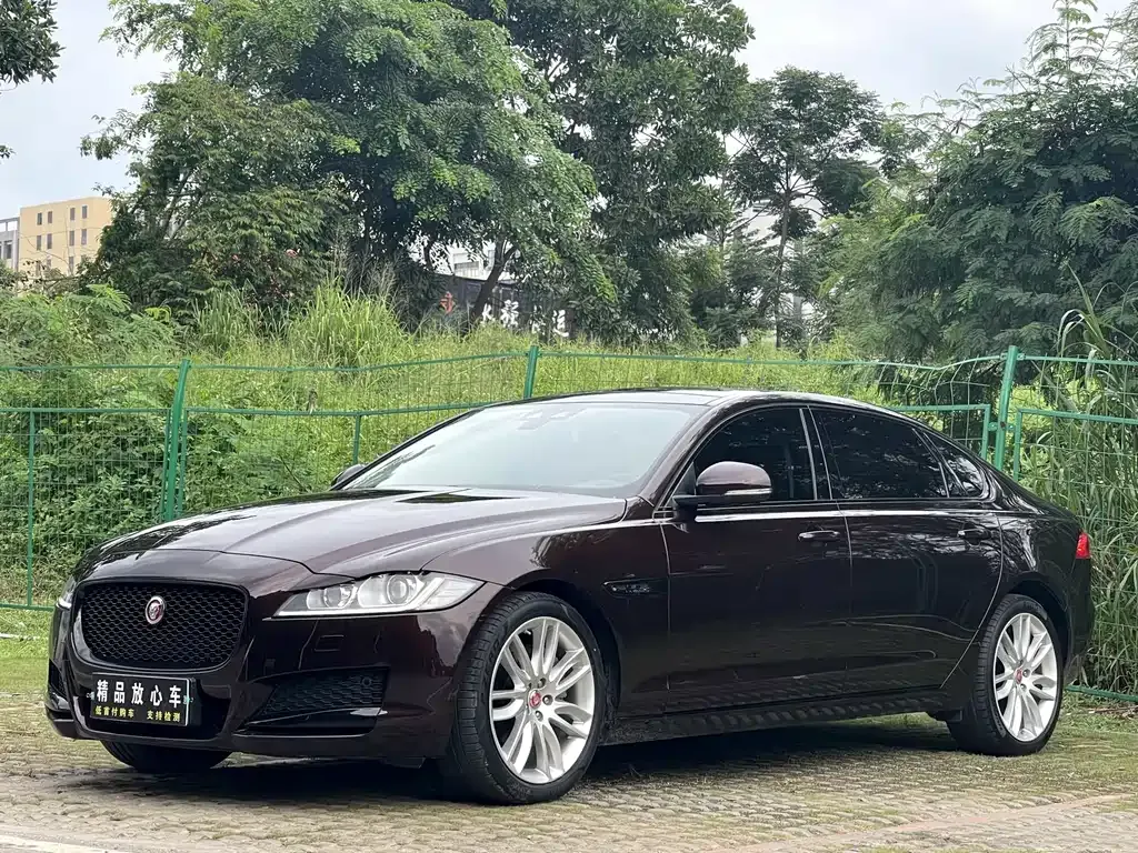 Jaguar XFL — фото 1
