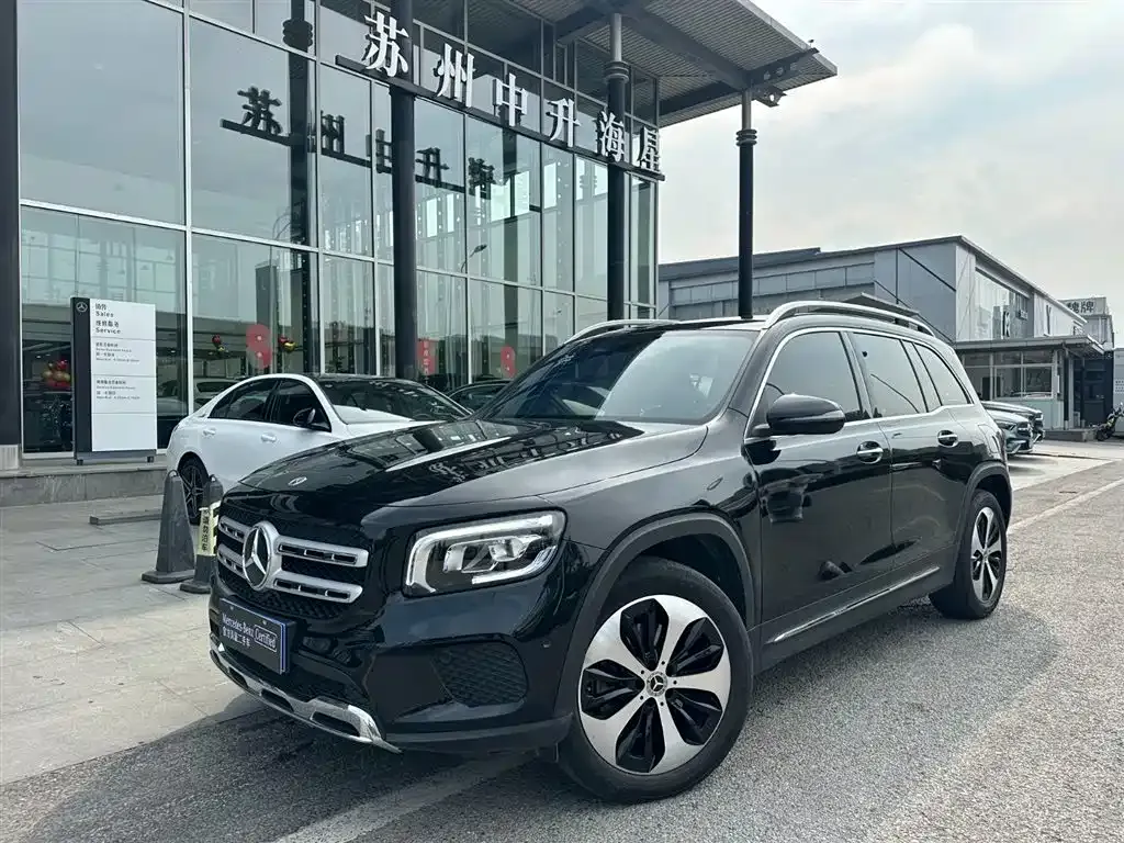 Mercedes-Benz GLB — фото 1