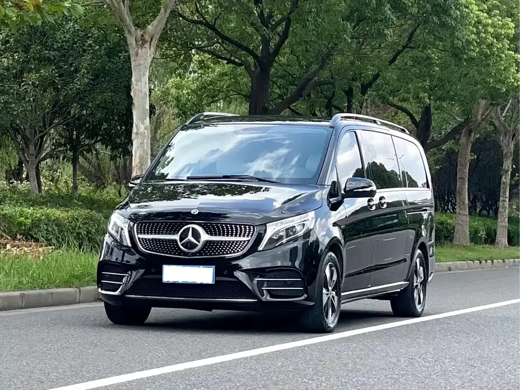 Mercedes-Benz V-Class — фото 1