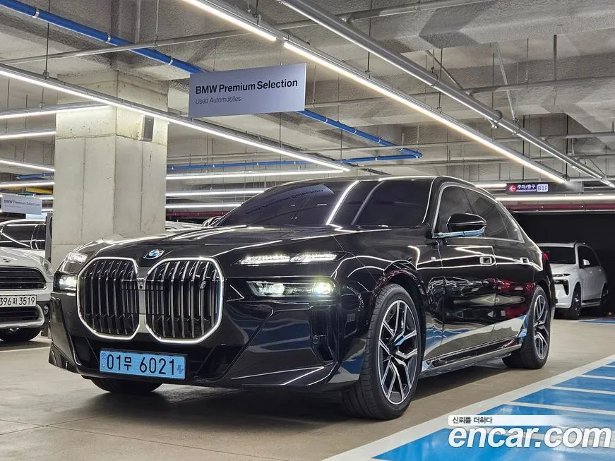 BMW i7 — фото 1