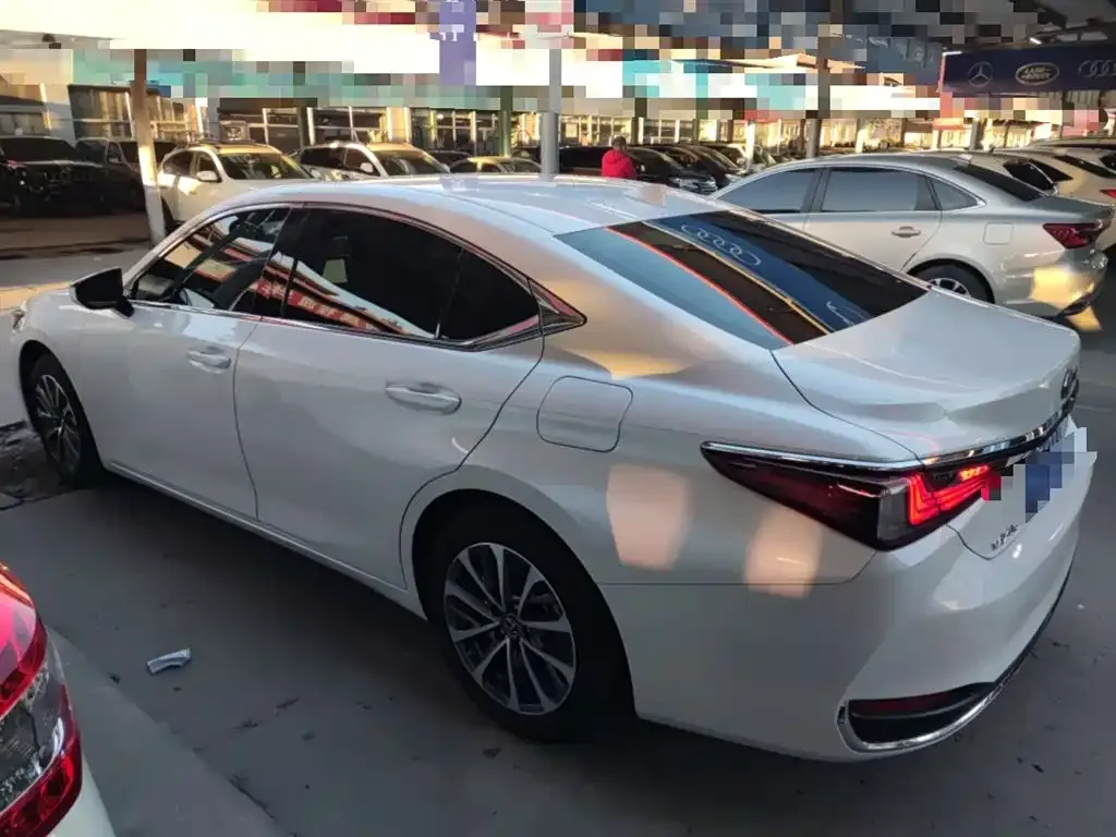 Lexus ES — фото 5