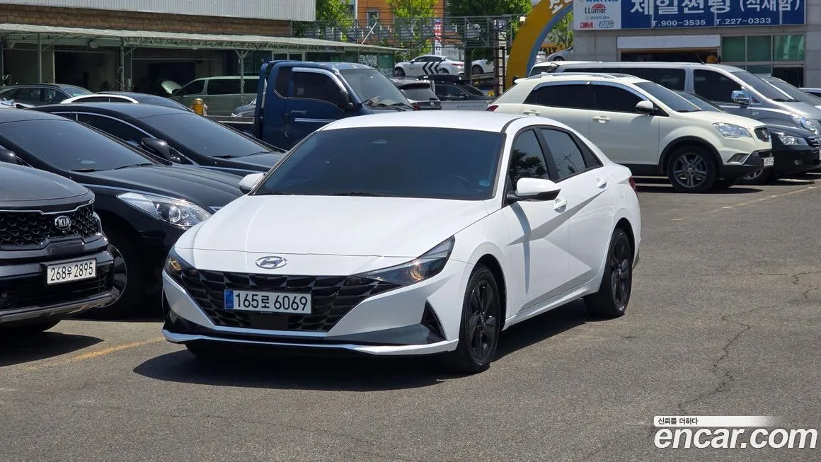 Hyundai AVANTE — фото 1