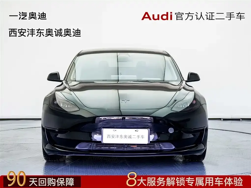 Tesla Model 3 — фото 1