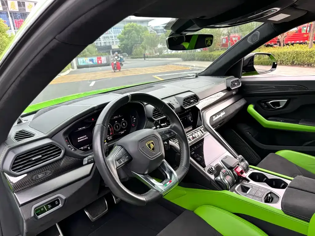 Lamborghini Urus — фото 5