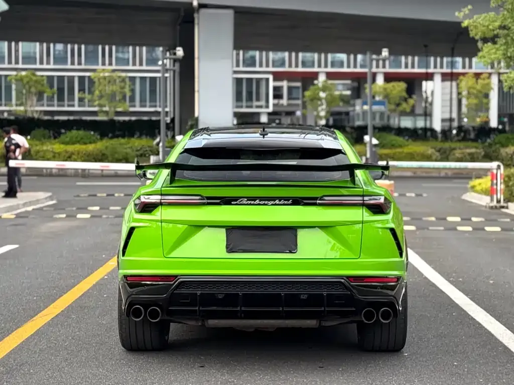 Lamborghini Urus — фото 7