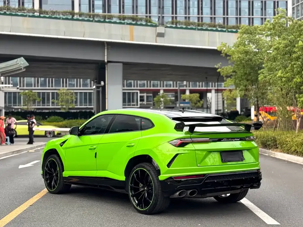 Lamborghini Urus — фото 8