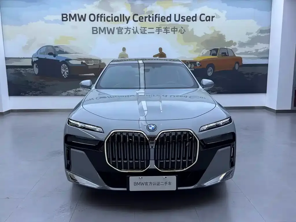 BMW i7 — фото 2