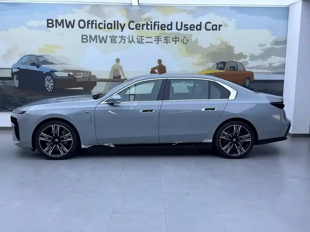 BMW i7 — фото 3